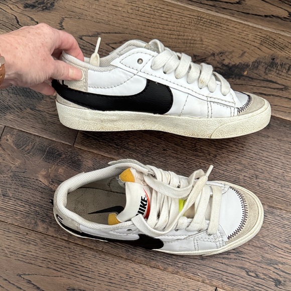 Nike Big Kids size 6 sneakers - Picture 8 of 12